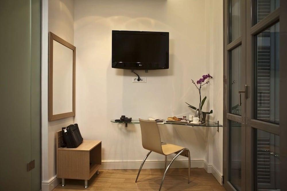 Chic Hotel Athena Bagian luar foto