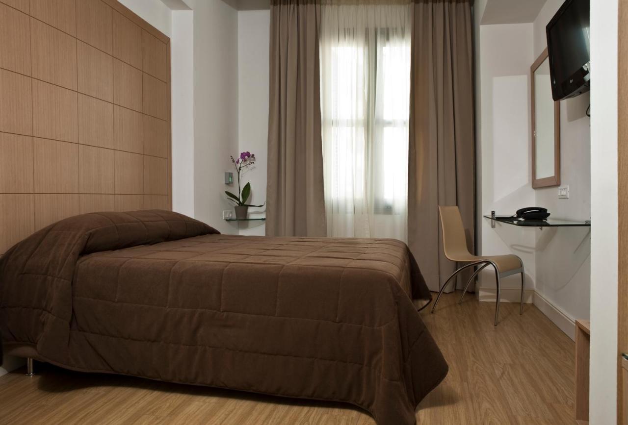 Chic Hotel Athena Bagian luar foto