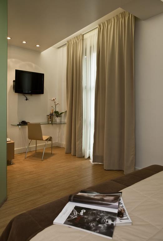 Chic Hotel Athena Bagian luar foto