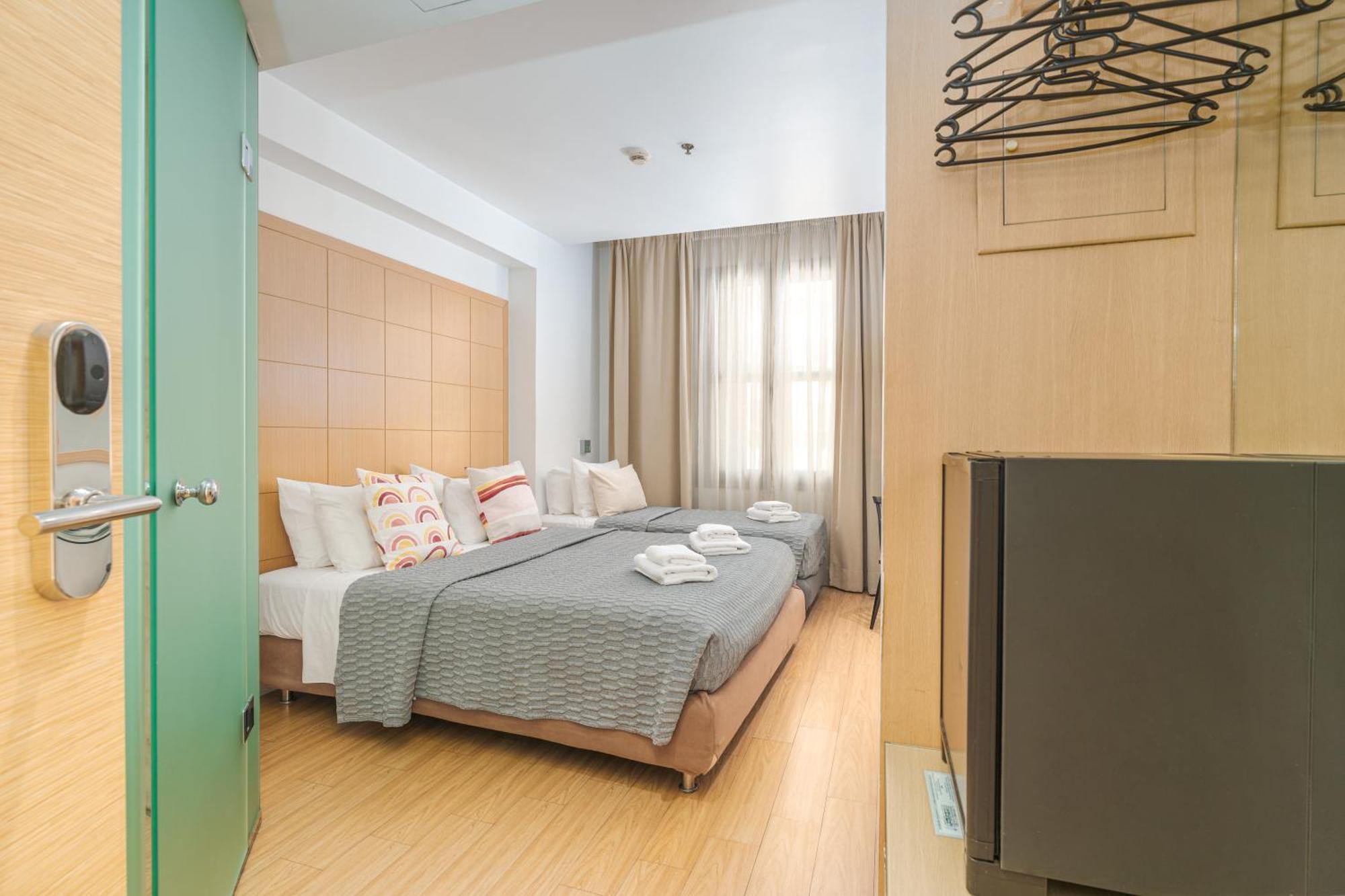 Chic Hotel Athena Bagian luar foto