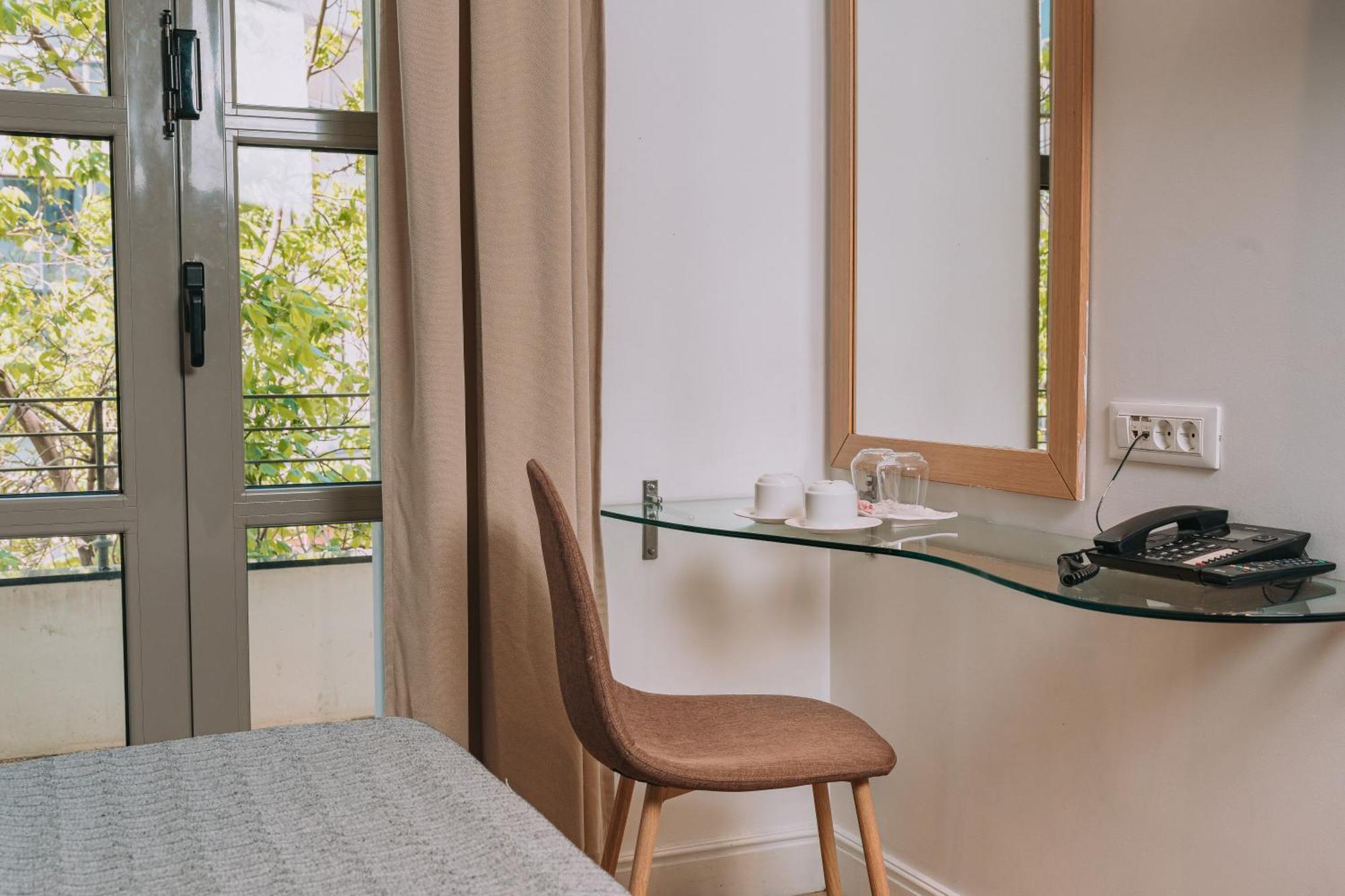 Chic Hotel Athena Bagian luar foto