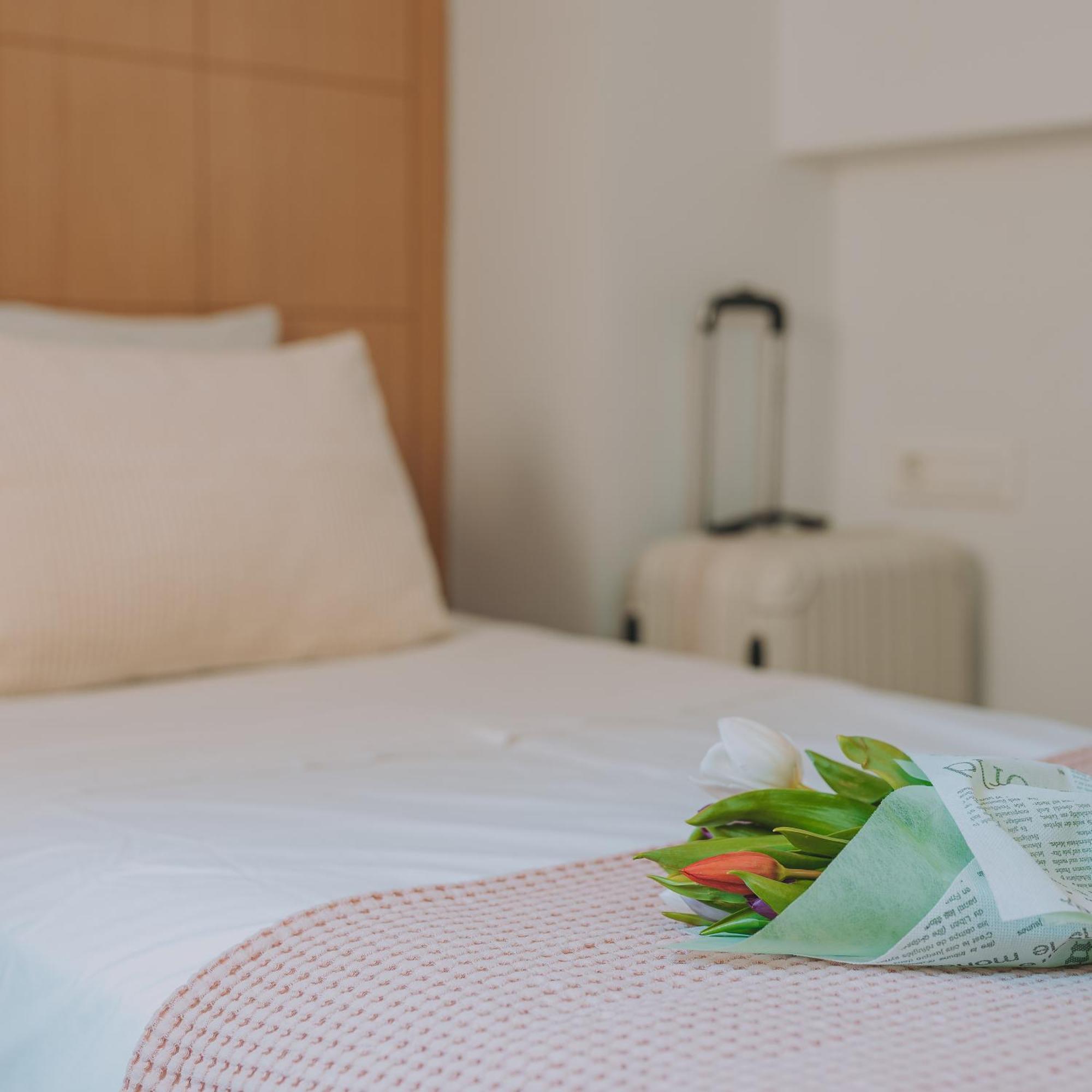 Chic Hotel Athena Bagian luar foto